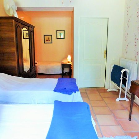 Chateau Du Fraissinet, 6 Gites Sleeping 2-8 Guests, Pool And River On Site La Tronche  Exterior photo