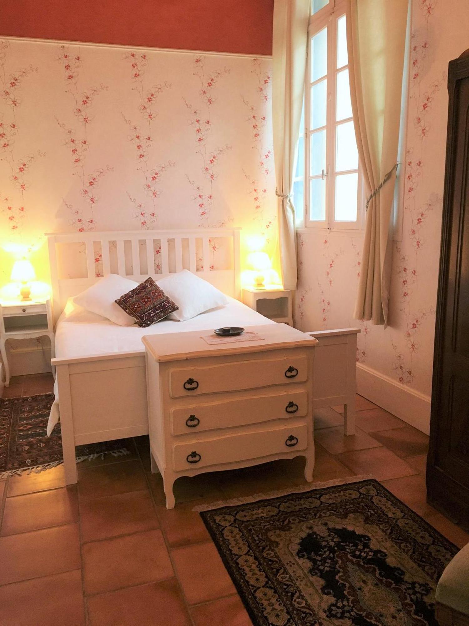 Chateau Du Fraissinet, 6 Gites Sleeping 2-8 Guests, Pool And River On Site La Tronche  Exterior photo