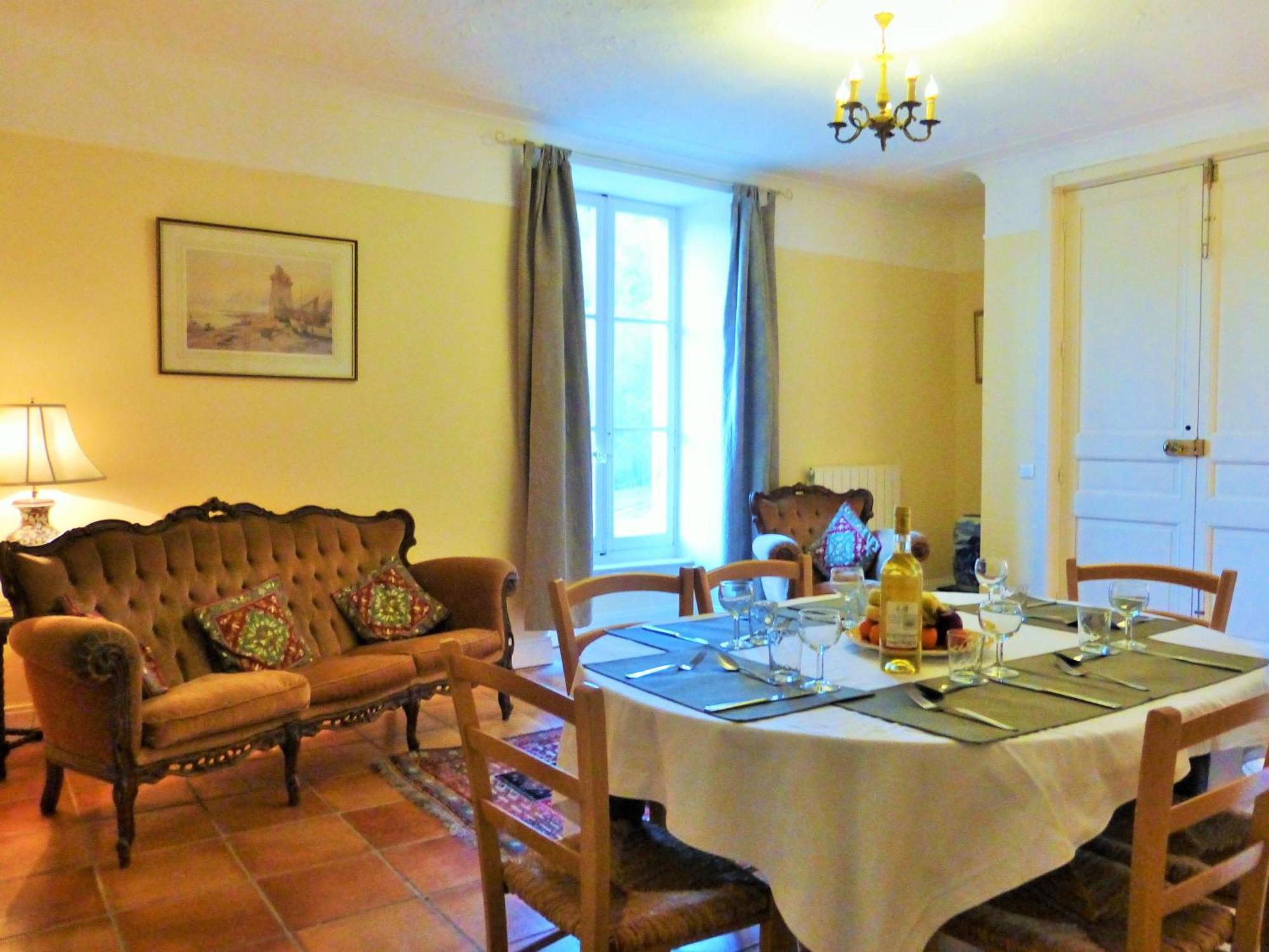 Chateau Du Fraissinet, 6 Gites Sleeping 2-8 Guests, Pool And River On Site La Tronche  Exterior photo