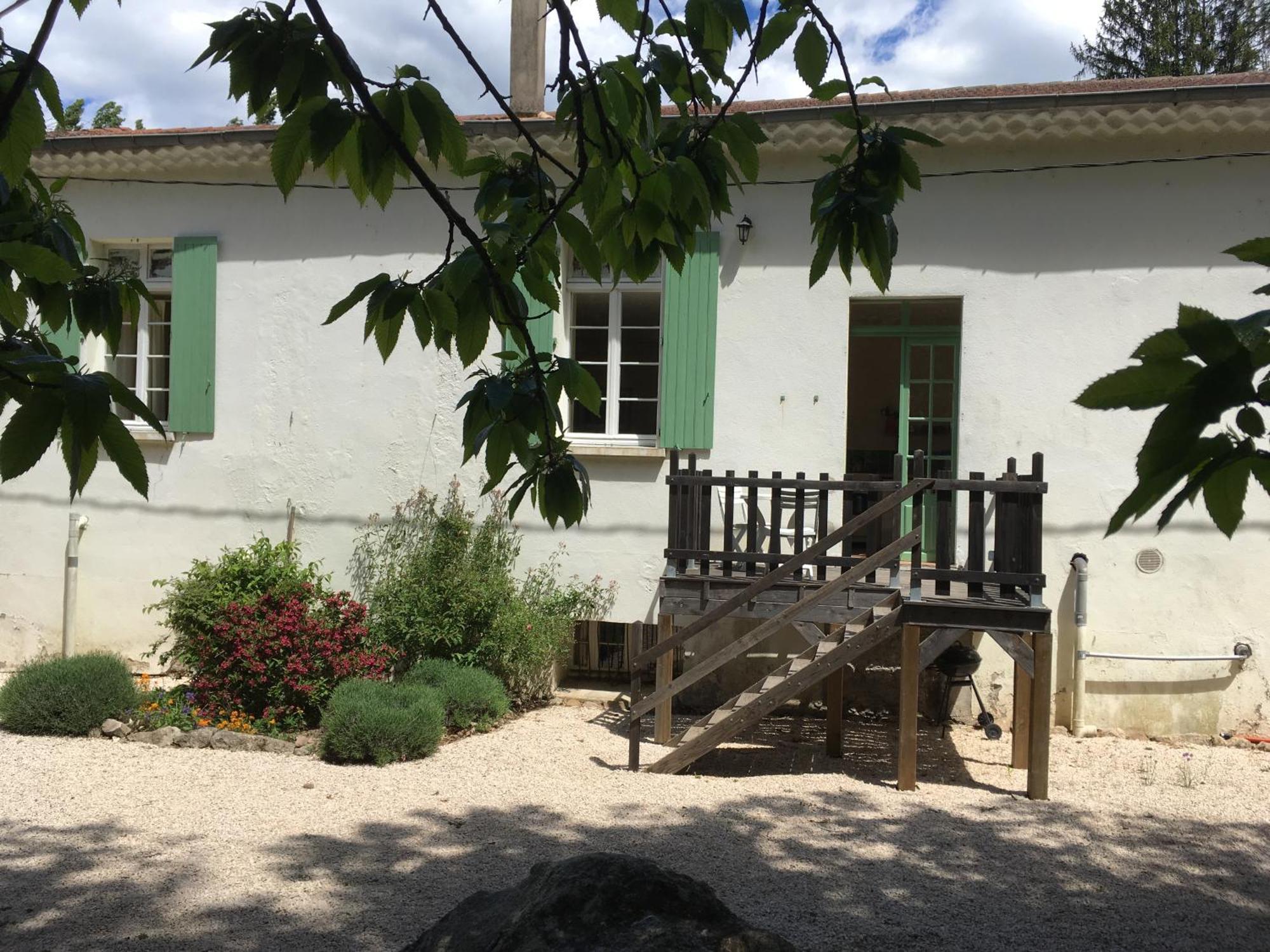 Chateau Du Fraissinet, 6 Gites Sleeping 2-8 Guests, Pool And River On Site La Tronche  Exterior photo