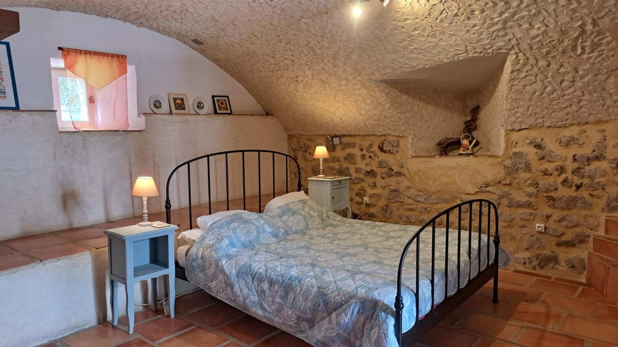 Chateau Du Fraissinet, 6 Gites Sleeping 2-8 Guests, Pool And River On Site La Tronche  Exterior photo